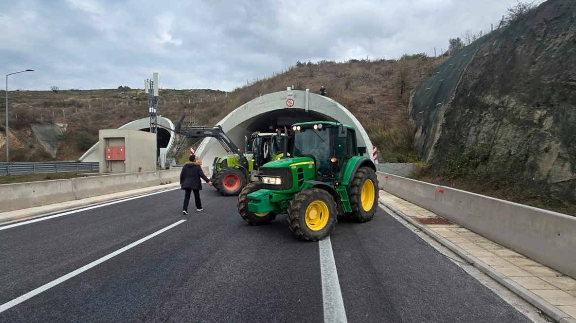 Προσωρινές κυκλοφοριακές ρυθμίσεις στον Π.Α.Θ.Ε. λόγω αγροτικών κινητοποιήσεων Προσωρινές κυκλοφοριακές ρυθμίσεις στον Π.Α.Θ.Ε λόγω αγροτικών κινητοποιήσεων