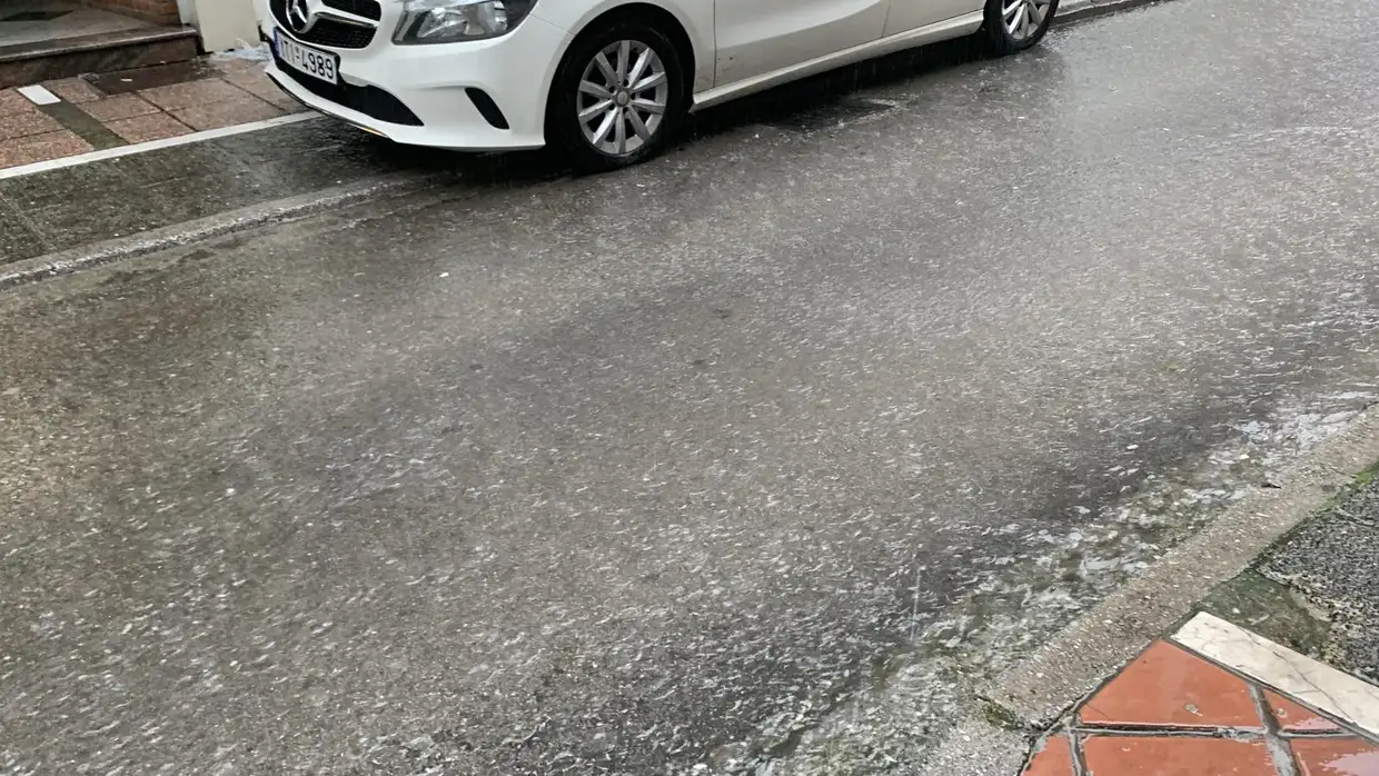 Προβλήματα με τη βροχή σε κεντρικούς δρόμους της Κατερίνης
