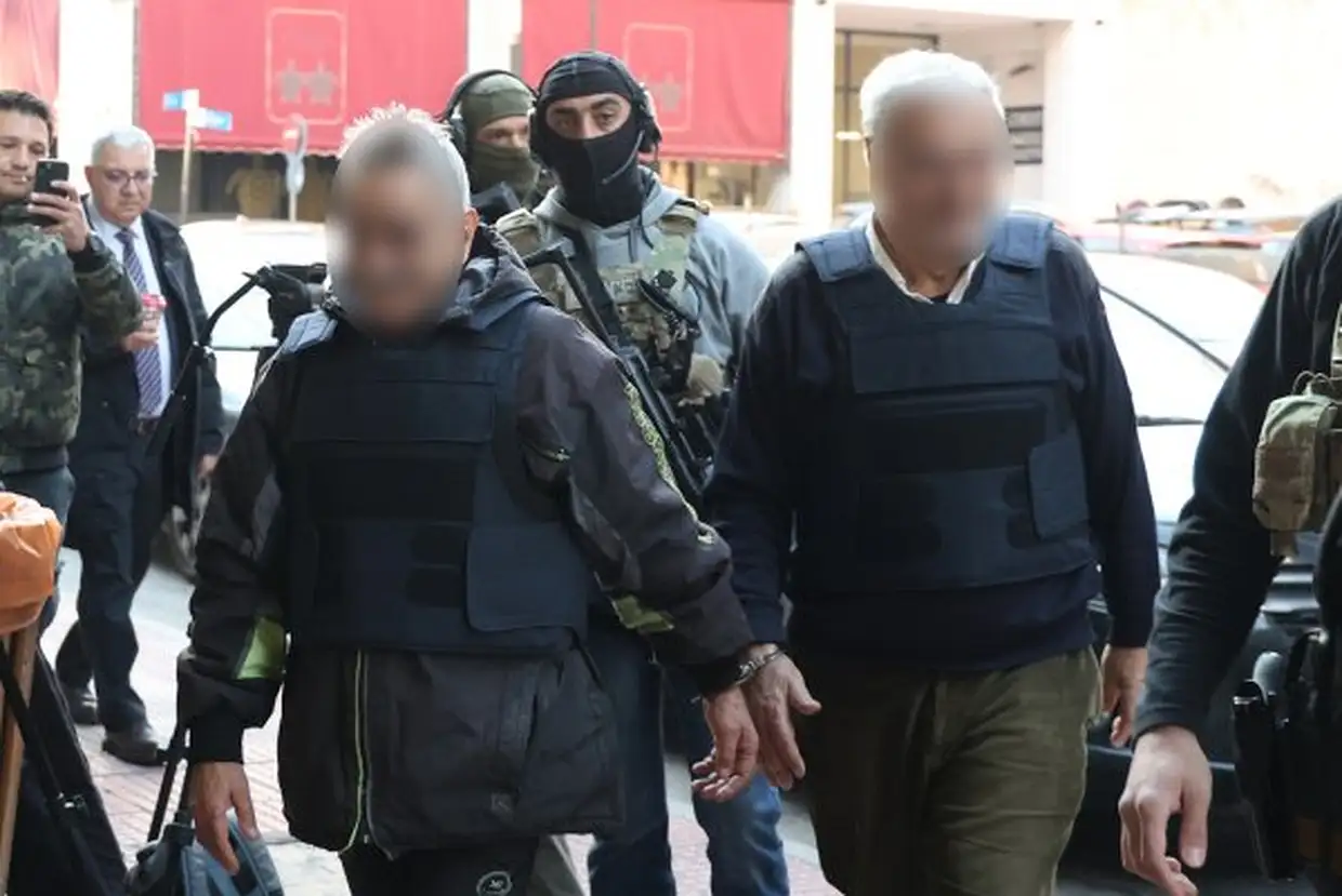 Στην Εισαγγελία Πειραιά ο «Έλληνας Εσκομπάρ» από την Πιερία – Δίωξη για το φορτίο κοκαΐνης Στην Εισαγγελία Πειραιά ο «Έλληνας Εσκομπάρ» από την Πιερία – Δίωξη για το φορτίο κοκαΐνης