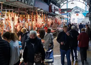 Συγκρατημένα αισιόδοξοι οι Έλληνες καταναλωτές σύμφωνα με έρευνα της Ey Ελλάδος