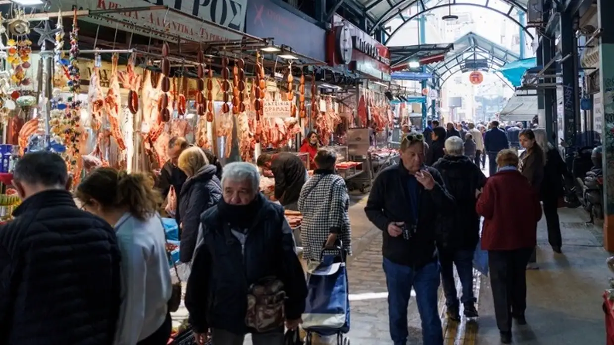 Συγκρατημένα αισιόδοξοι οι Έλληνες καταναλωτές σύμφωνα με έρευνα της Ey Ελλάδος