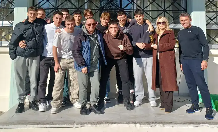 Συγχαρητήρια στις Πρωταθλήτριες Ομάδες του 2ου ΓΕΛ Κατερίνης Συγχαρητήρια στις Πρωταθλήτριες Ομάδες του 2ου ΓΕΛ Κατερίνης