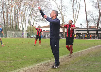 Θετικό ντεμπούτο του Κώστα Βελιτζέλου στον πάγκο του Εθνικού Νέου Κεραμιδίου Θετικό ντεμπούτο του Κώστα Βελιτζέλου στον πάγκο του Εθνικού Νέου Κεραμιδίου