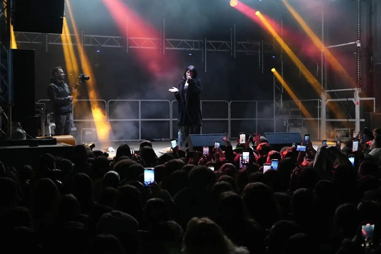 Το αδιαχώρητο στο Πάρκο των Χρωμάτων – Χιλιάδες θεατές σε τριήμερο pop και παράδοσης Το αδιαχώρητο στο Πάρκο των Χρωμάτων – Χιλιάδες θεατές σε τριήμερο Pop και παράδοσης