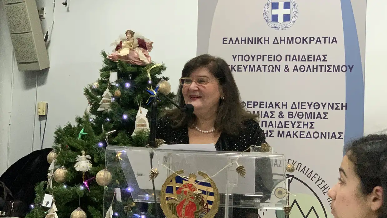 Χριστουγεννιάτικες μελωδίες από τα δημοτικά σχολεία της Κατερίνης στην Εκάβη Χριστουγεννιάτικες μελωδίες από τα δημοτικά σχολεία της Κατερίνης στην Εκάβη