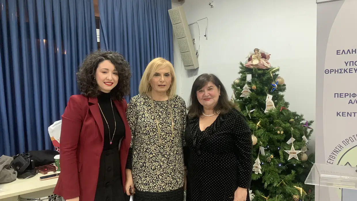 Χριστουγεννιάτικες μελωδίες από τα δημοτικά σχολεία της Κατερίνης στην Εκάβη Χριστουγεννιάτικες μελωδίες από τα δημοτικά σχολεία της Κατερίνης στην Εκάβη