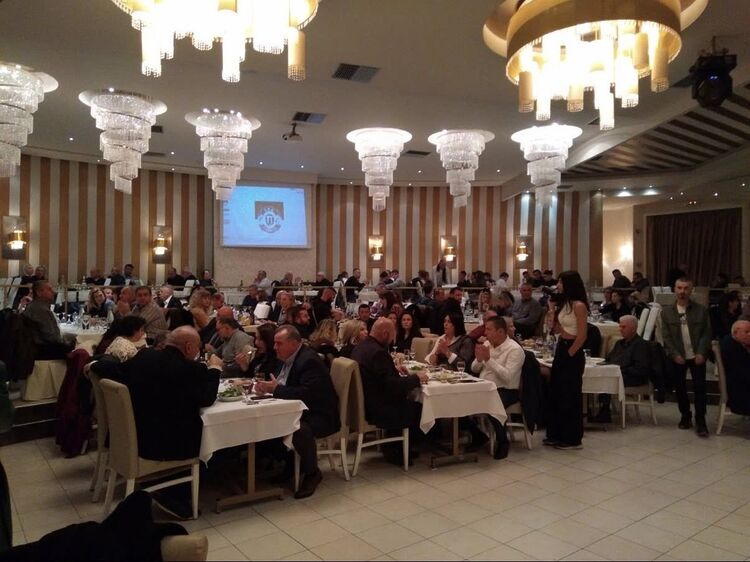 Χριστουγεννιάτικη χοροεσπερίδα του ΣΦΚ Πιερικός 1961 (εικόνες) Χριστουγεννιάτικη χοροεσπερίδα του ΣΦΚ Πιερικός 1961