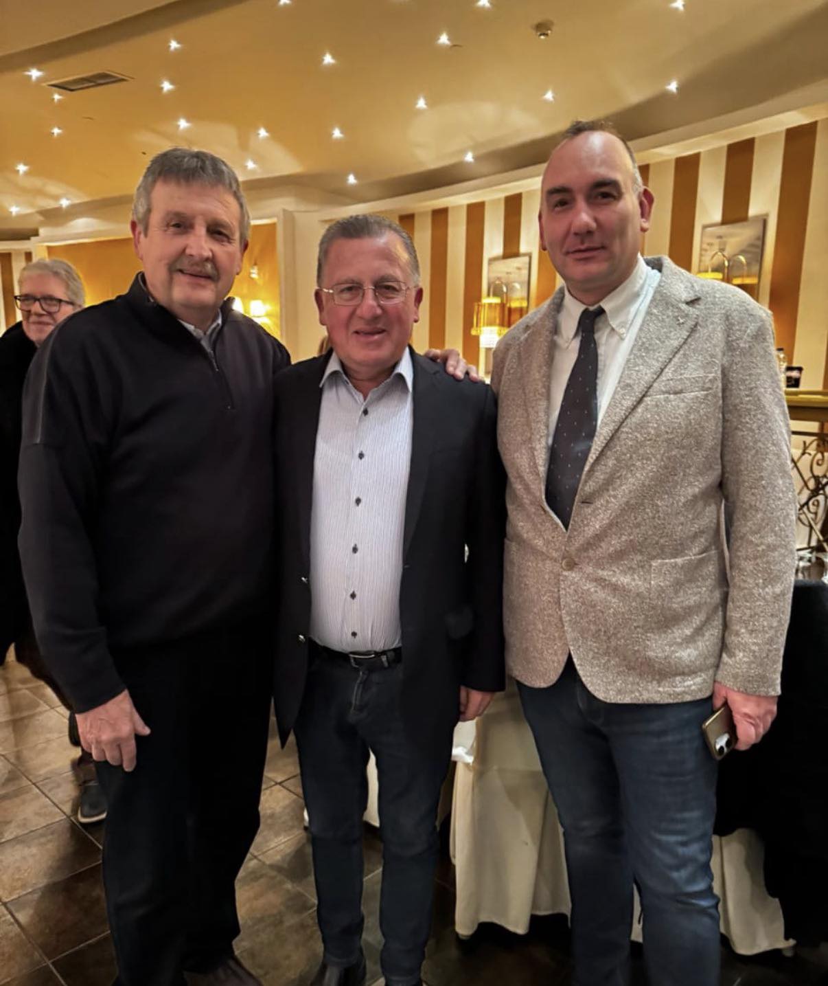 Χριστουγεννιάτικη χοροεσπερίδα του ΣΦΚ Πιερικός 1961 (εικόνες) Χριστουγεννιάτικη χοροεσπερίδα του ΣΦΚ Πιερικός 1961